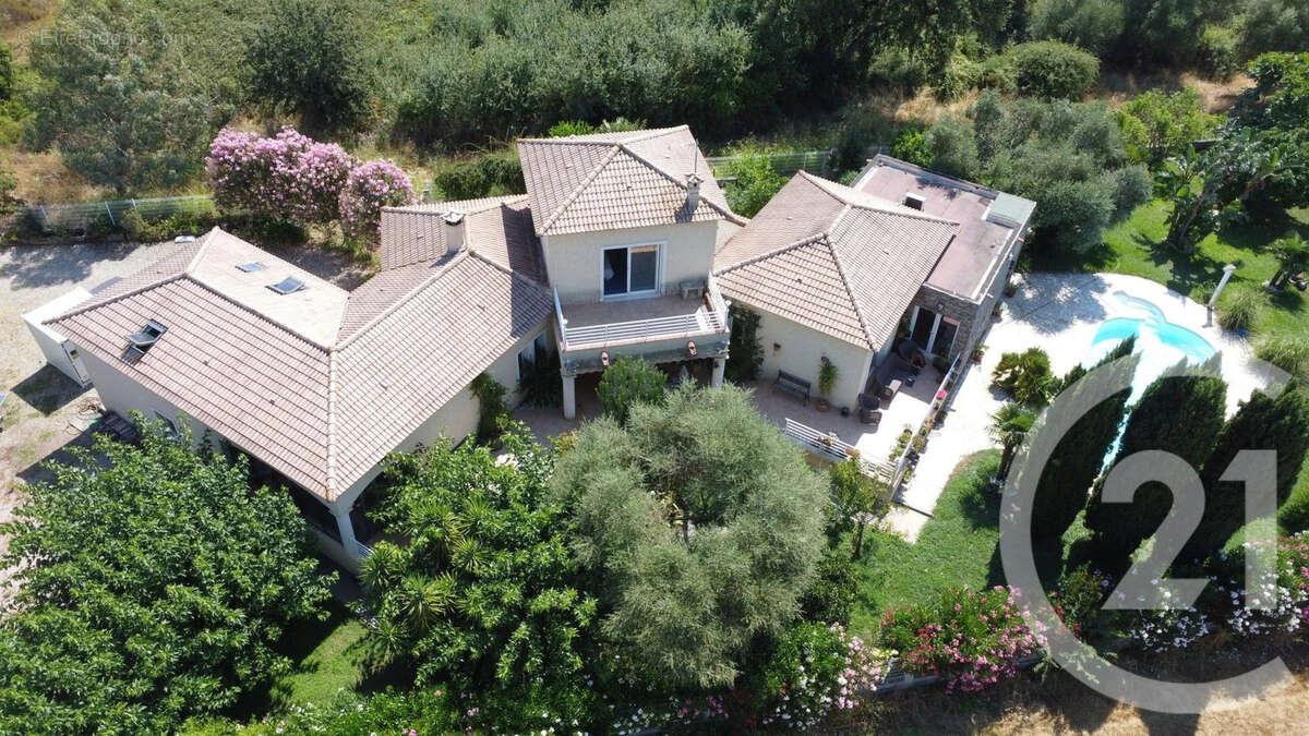 Maison 212 m² à Lucciana  - photo 2