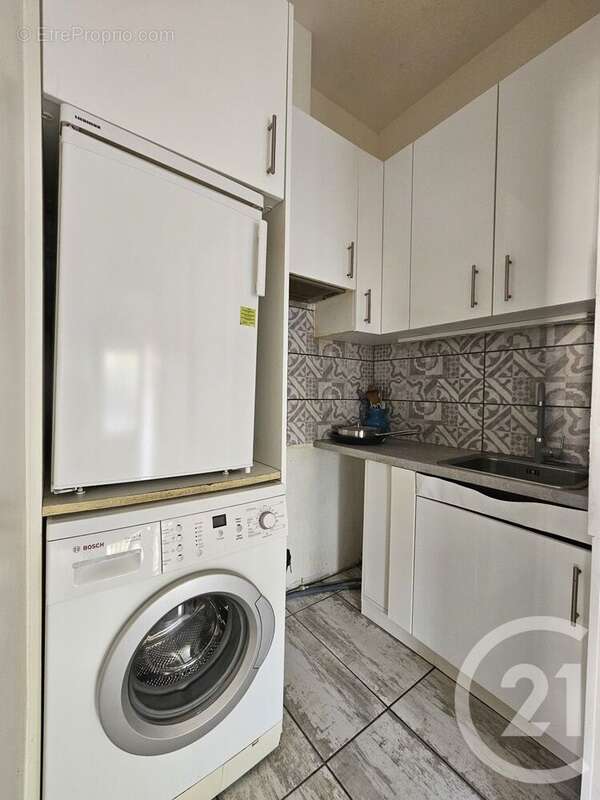 Appartement à SAINT-LAURENT-DU-VAR