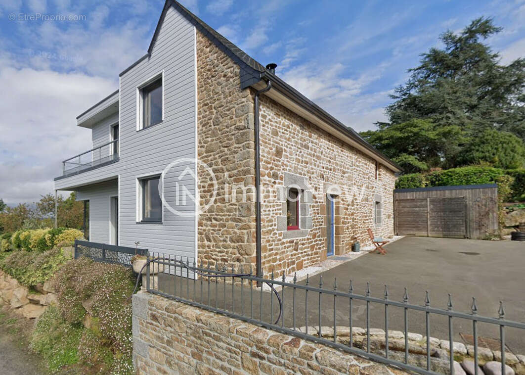 Maison à LE VAL-SAINT-PERE