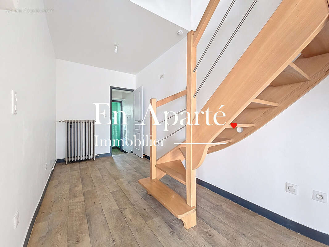Appartement à DONVILLE-LES-BAINS
