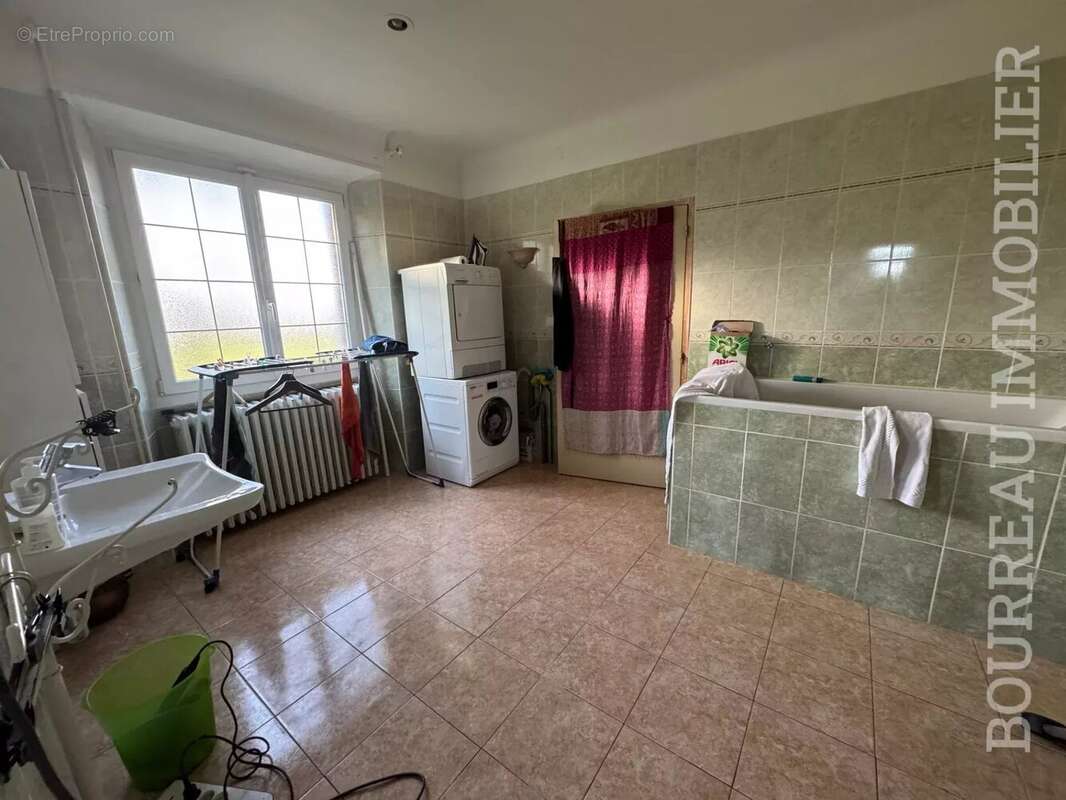 Maison à ARCES-DILO