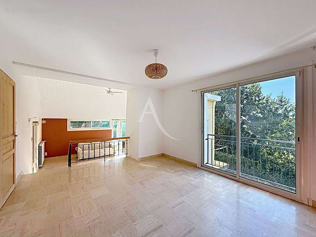 Maison familiale de 4 chambres situées à VILLEMOISAN. - photo 3