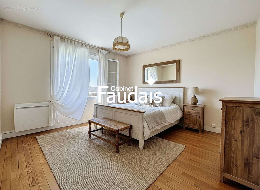 Maison à SOULLES