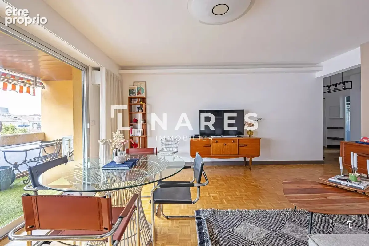 PRIVILEGE MERMOZ - Appartement T3 de 83 m2 - Terrasse de 7 m2 - Garage -  13008 Carré d'or - photo 3