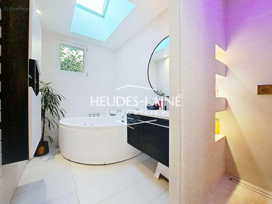 Maison à JULLOUVILLE