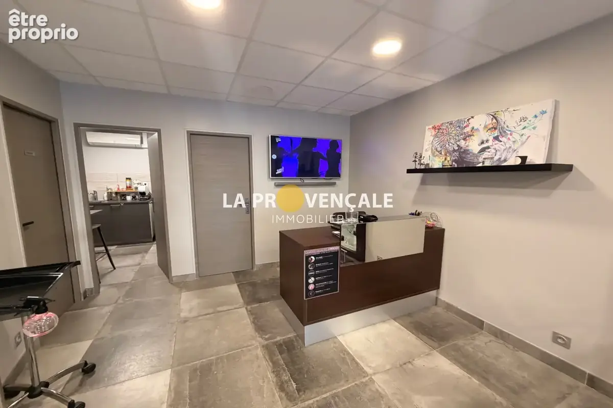 Commerce 70 m² à vendre à Le Tholonet (13100) - photo 4