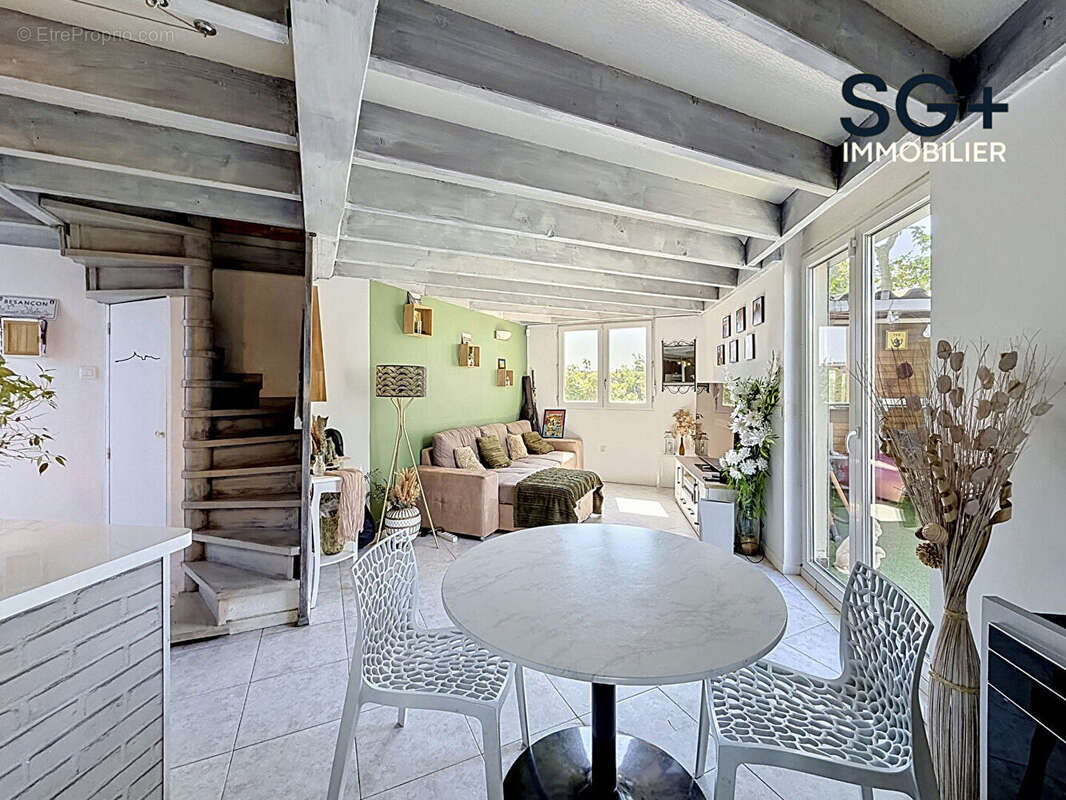 Appartement à MARSEILLE-12E