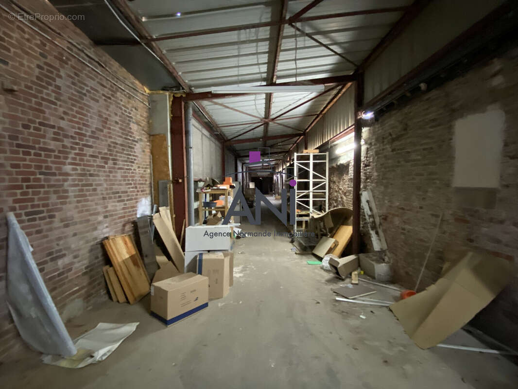 Commerce à BACQUEVILLE-EN-CAUX