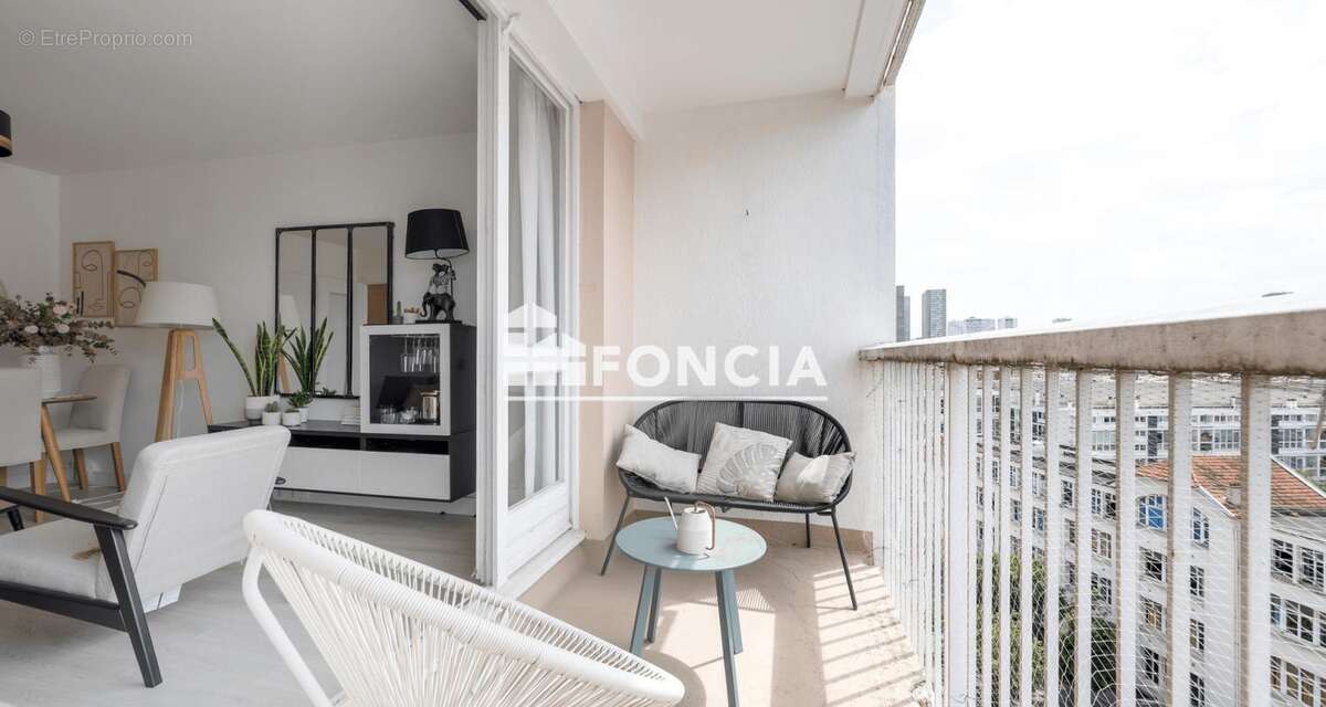 Place d’italie – 2 pieces en parfat etat avec terrasse (11 m2) – vue degagee - photo 2