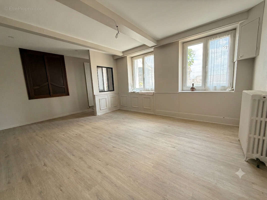 Maison de village avec cour proche commerces - photo 2
