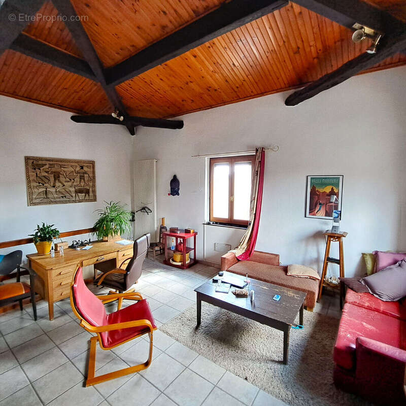 Maison à ORLIENAS