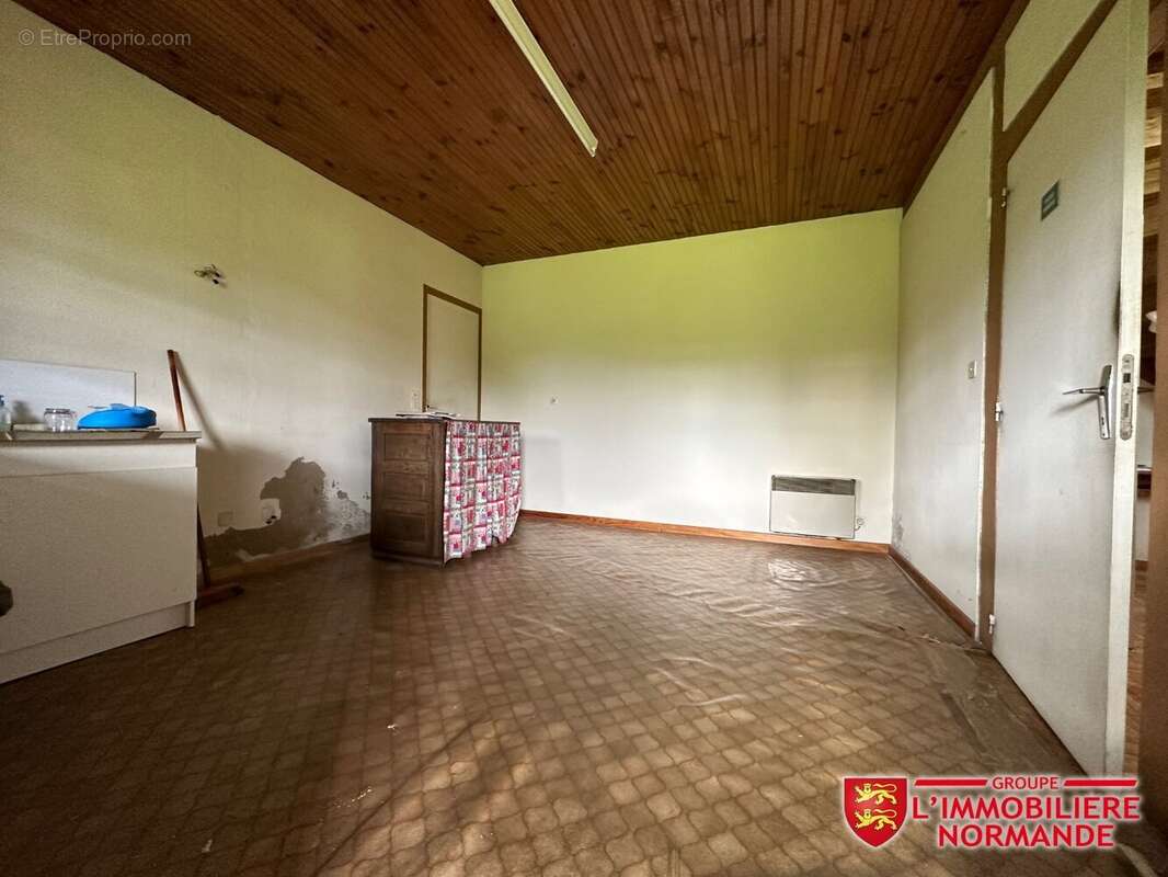 Commerce à SAINT-AUBIN-SUR-GAILLON