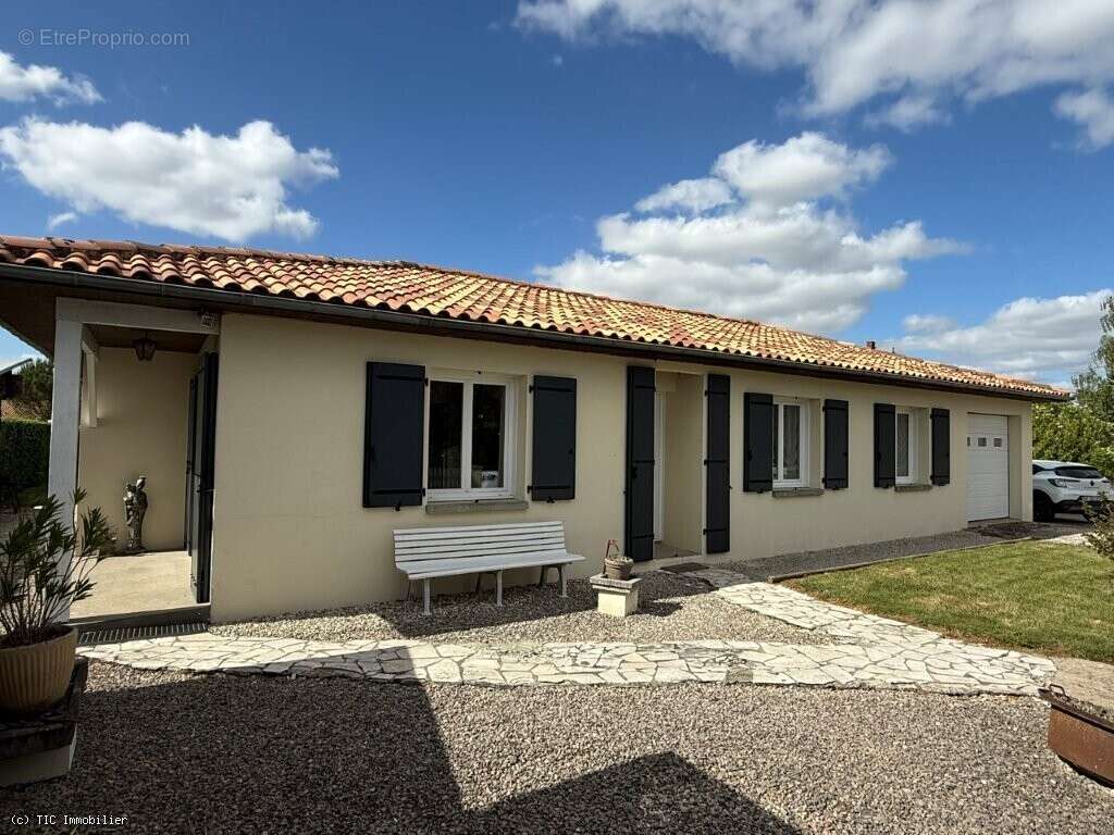 Maison à VERTEUIL-SUR-CHARENTE