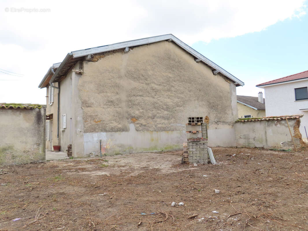 Maison à CHAVANOZ