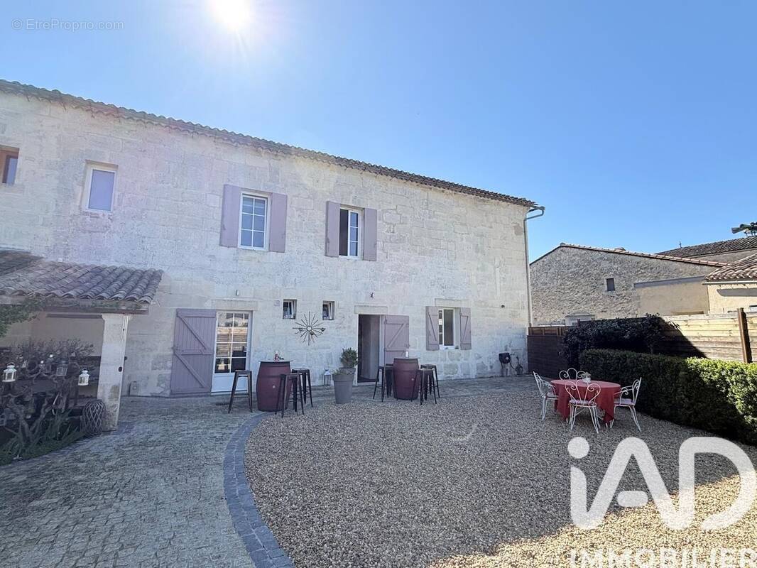 Photo 1 - Maison à SAINT-ROMAIN-LA-VIRVEE