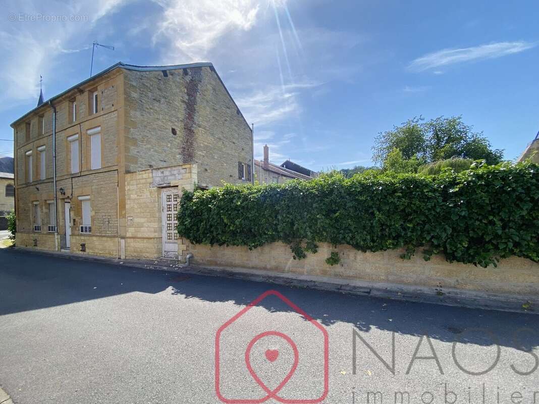 Maison de caractère en pierre de 191 m² - photo 2
