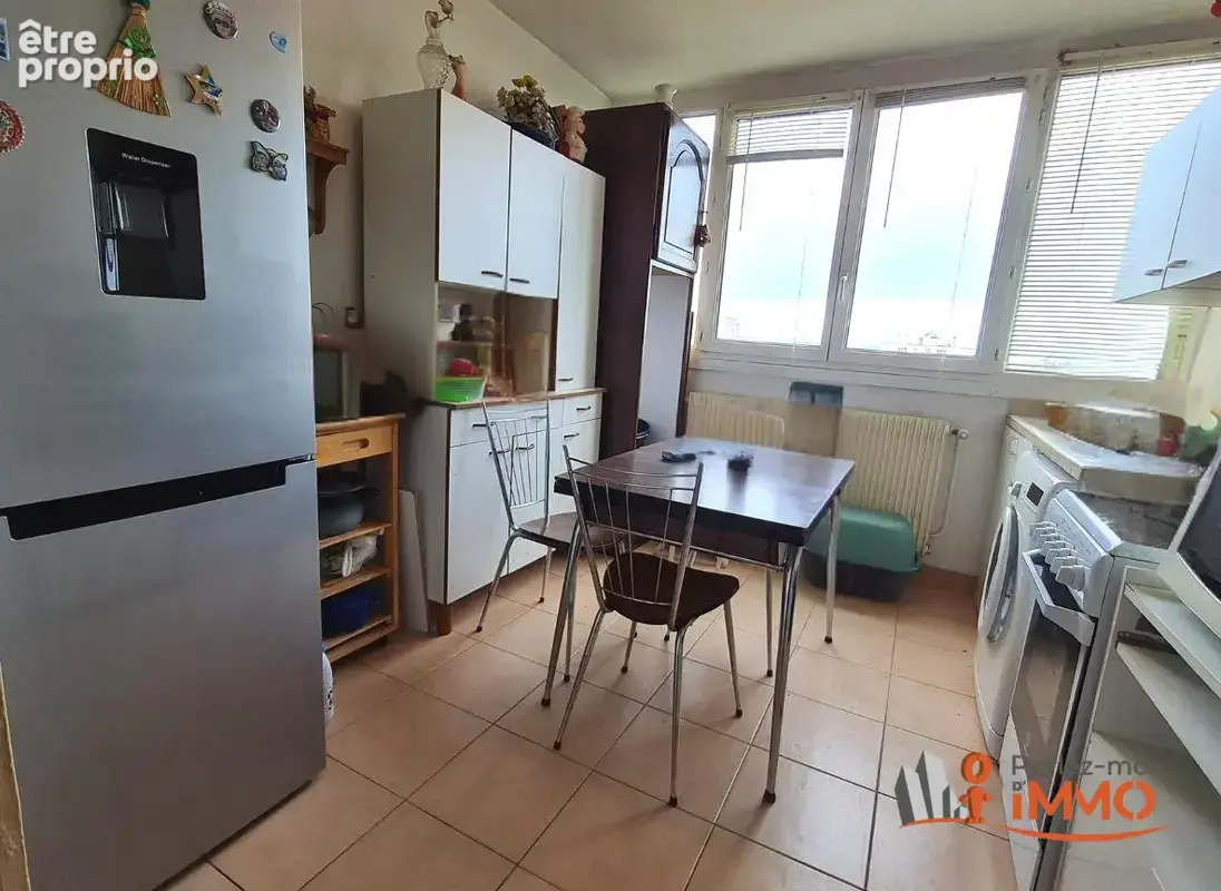 Appartement 55 m² à vendre à Saint-Etienne (42100) - photo 2