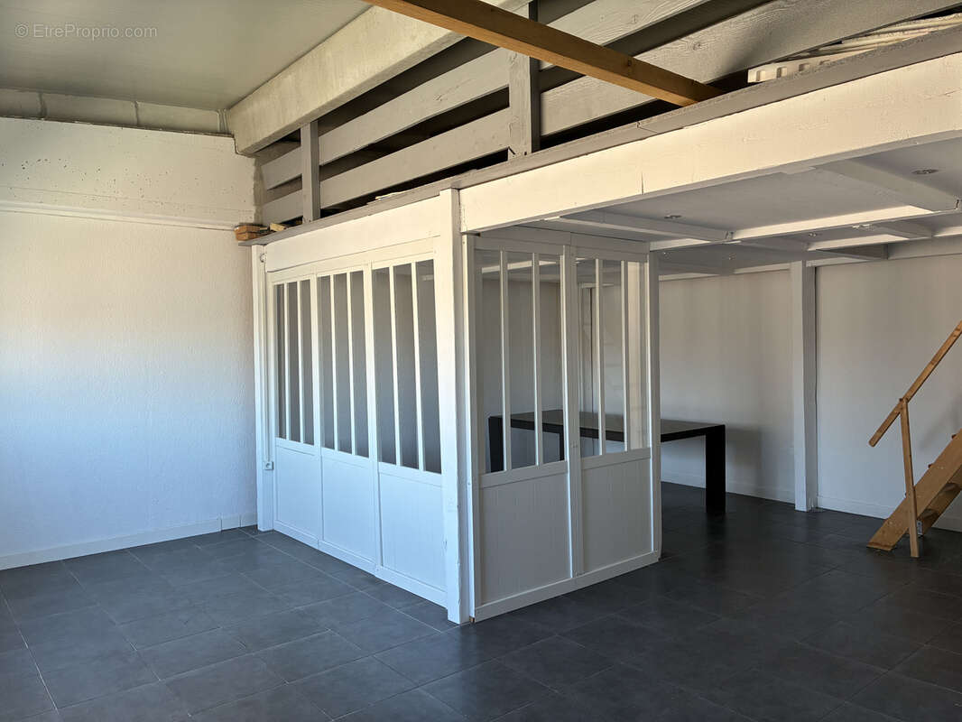 Bureau a vendre - 42 m2 - proche autoroute - photo 2