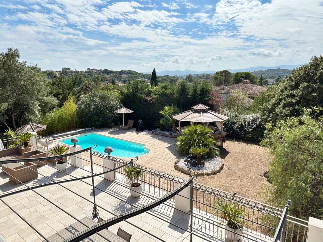 Maison à FREJUS