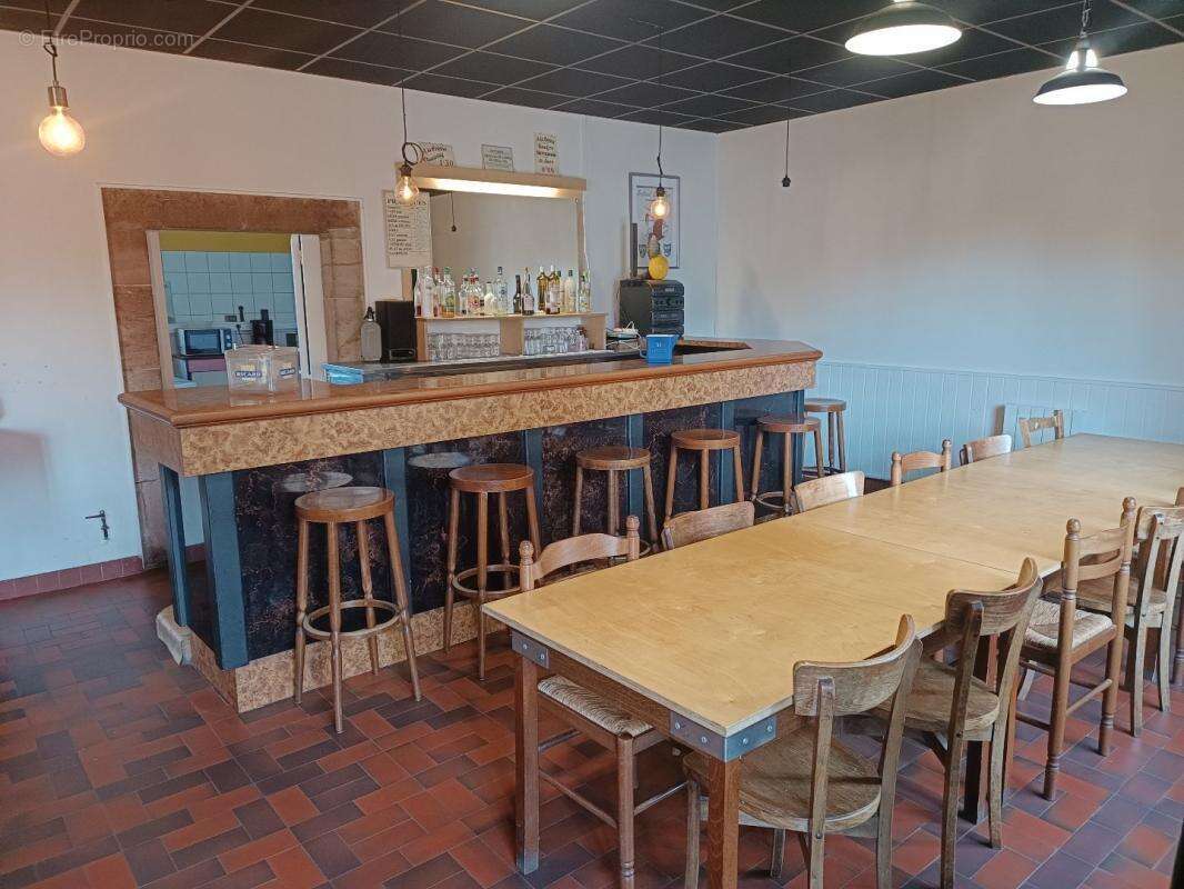 Maison à SALLES-CURAN