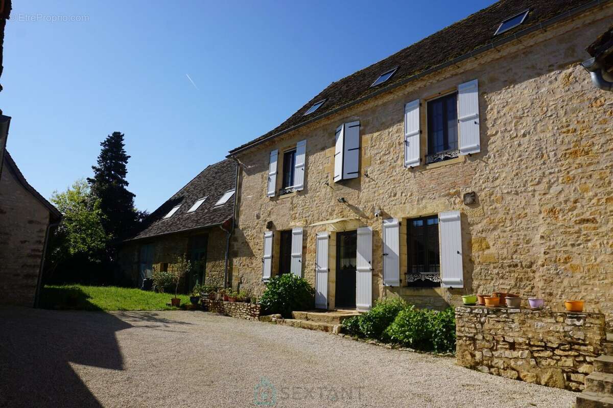 Superbe ensemble immobilier du XIXe siècle situé au coeur de la nature préservée du Périgord vert. - photo 25