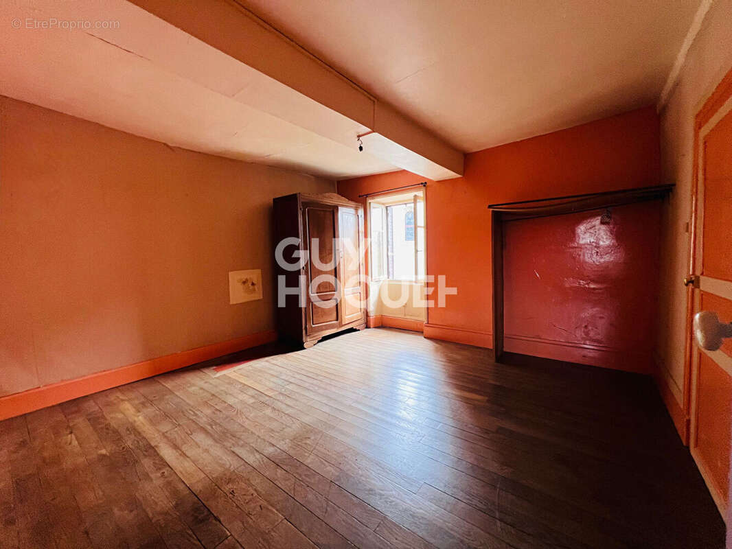 Maison à CHARBONNAT