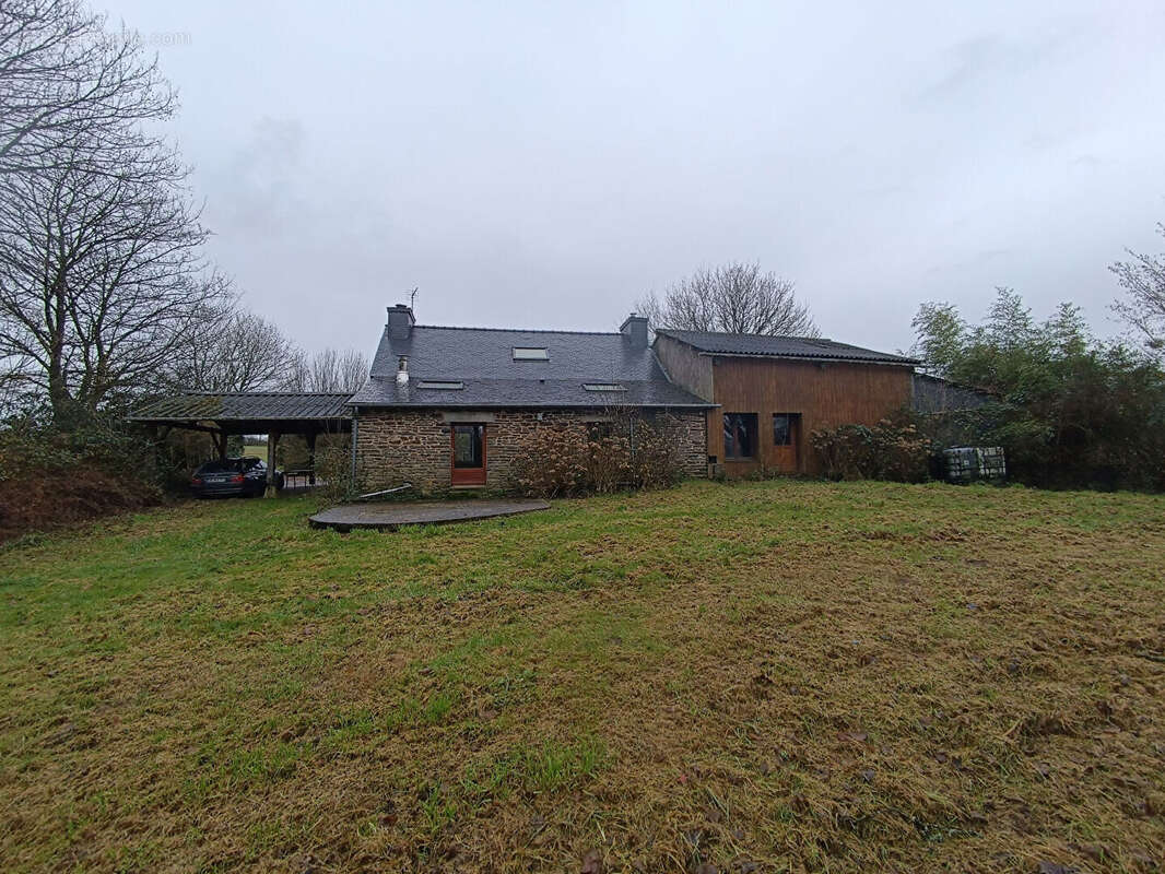 Maison à LESCOUET-GOUAREC