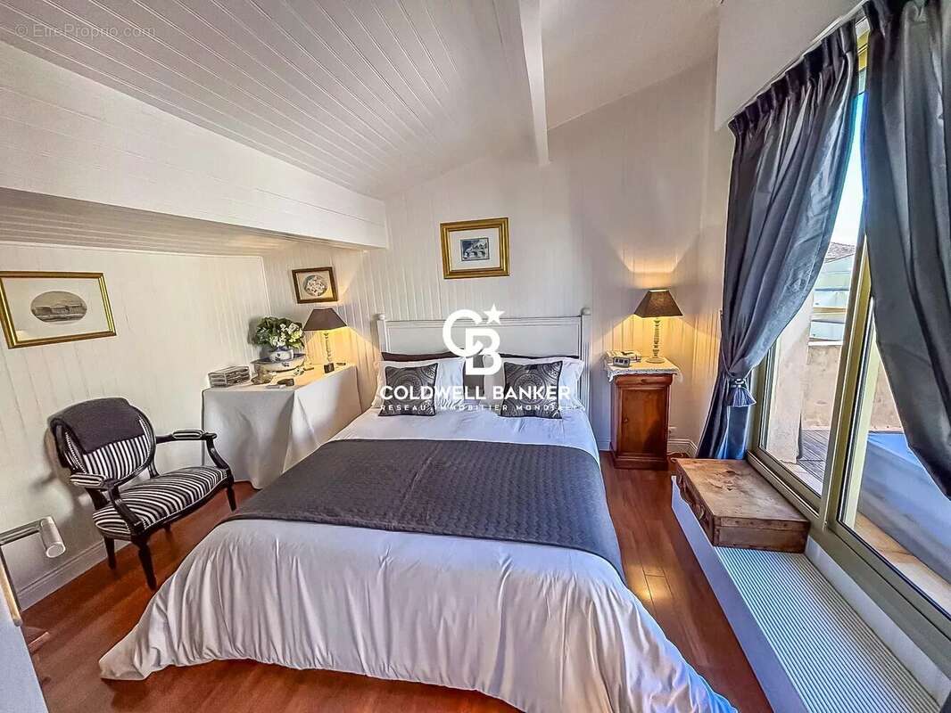 Appartement à LA LONDE-LES-MAURES