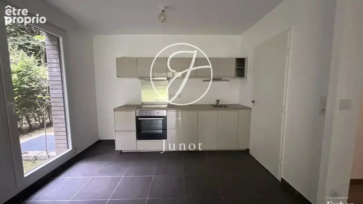 Marcq en Baroeul - CROISE LAROCHE / ROUGES BARRES - Appartement à vendre - 4 pièces - 85,30m² - Terrasse et jardin - Parkings - photo 2