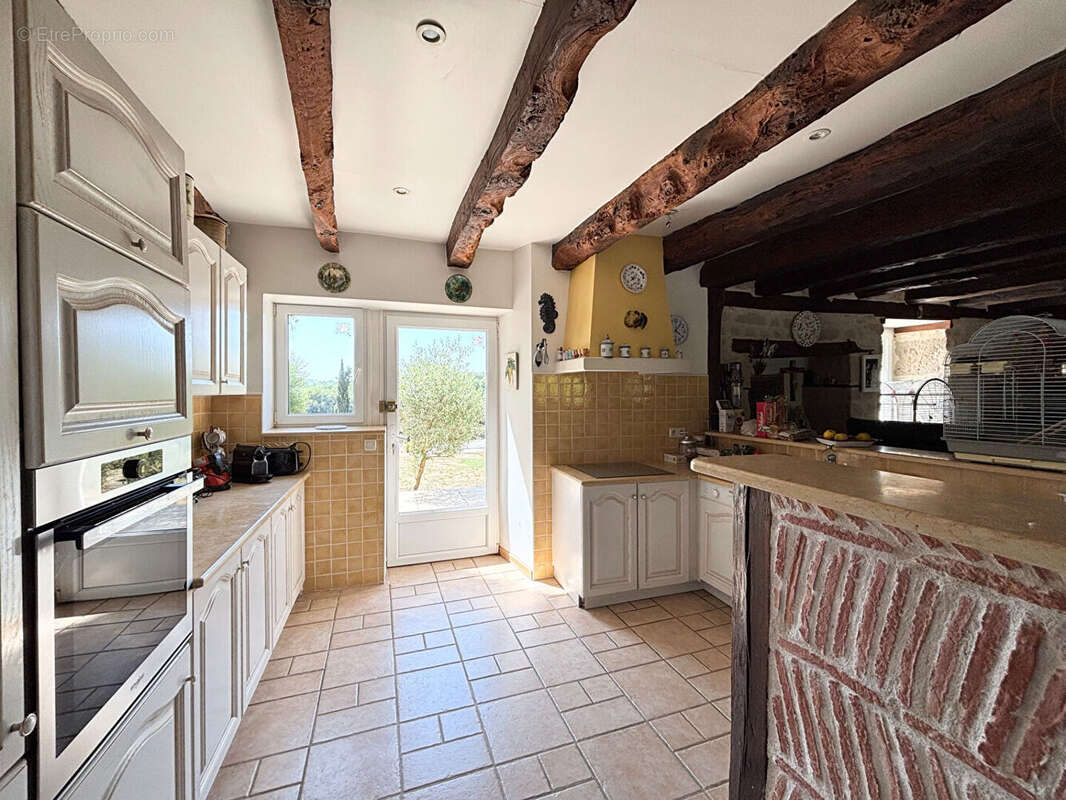 Maison plain-pied en pierres à Cressenssac 5 chambres 185.32 m2 - photo 8