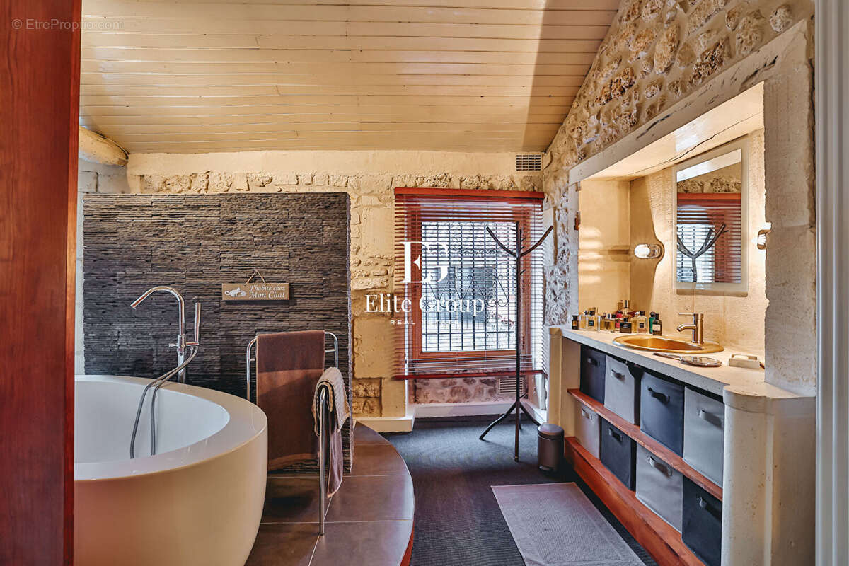 Maison à CHATEAUNEUF-SUR-CHARENTE