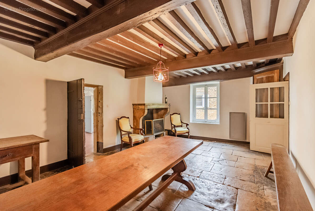 Maison à VILLE-SUR-JARNIOUX