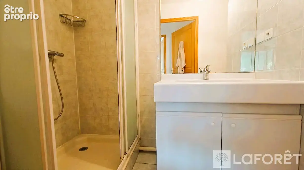 ** appartement type 3 + cave - embrun - 3 pièces - photo 7