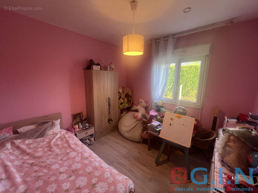 Maison 5 pièces de 88m2 sur terrain de 585m2 - photo 6