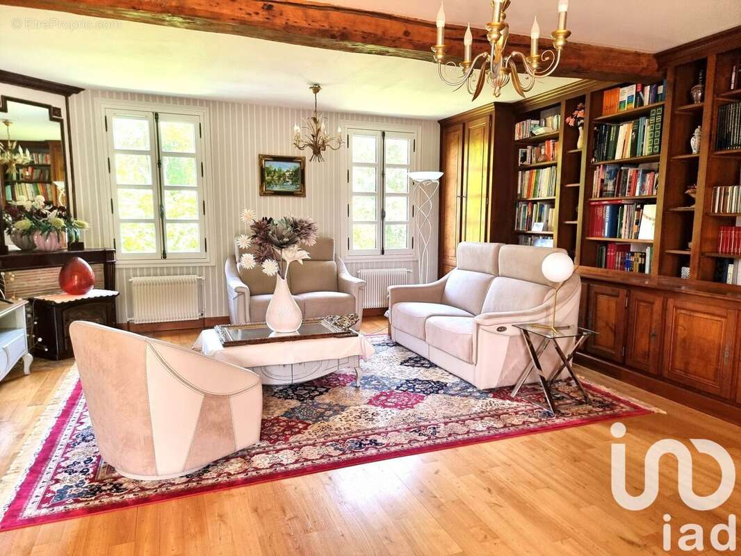 Maison 410 m² à Bourg-Charente  - photo 8