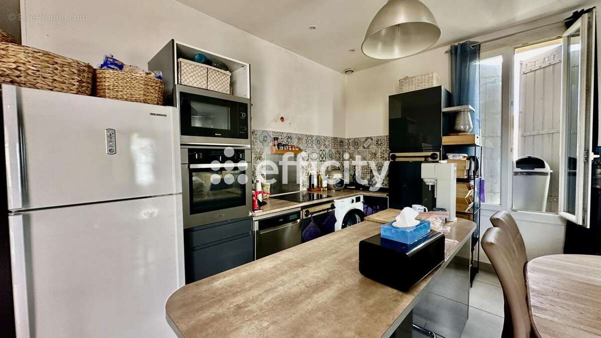 Maison à COURTHEZON