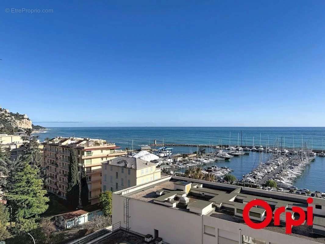 Menton, quartier garavan : 2 pieces au dernier étage avec vue mer panoramique, terrasse, cave et parking - photo 2