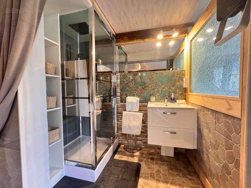 Appartement à LARAGNE-MONTEGLIN