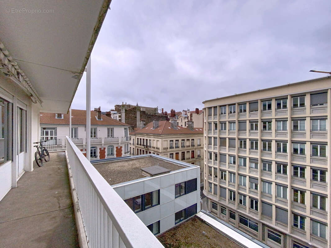 Appartement à SAINT-ETIENNE