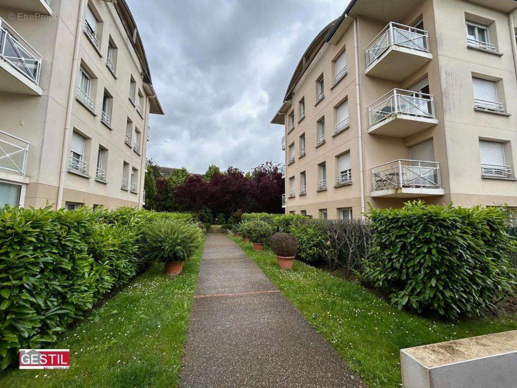 Appartement à JOUY-LE-MOUTIER