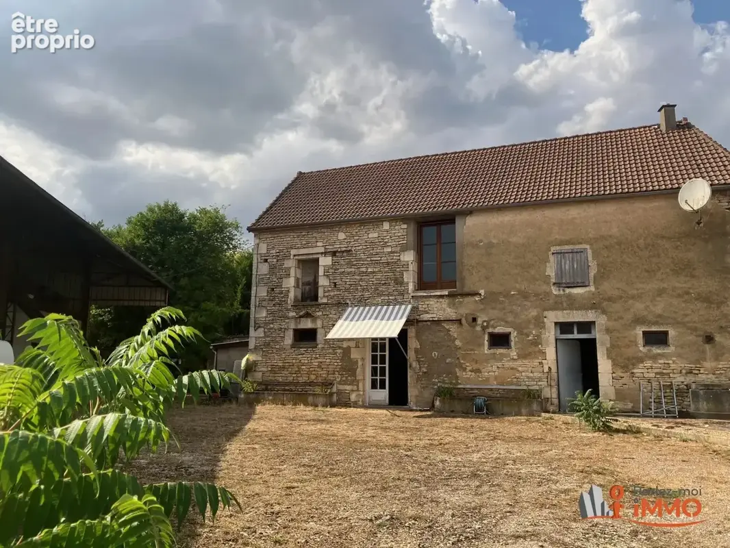 Ancienne ferme avec grandes dépendances - photo 3