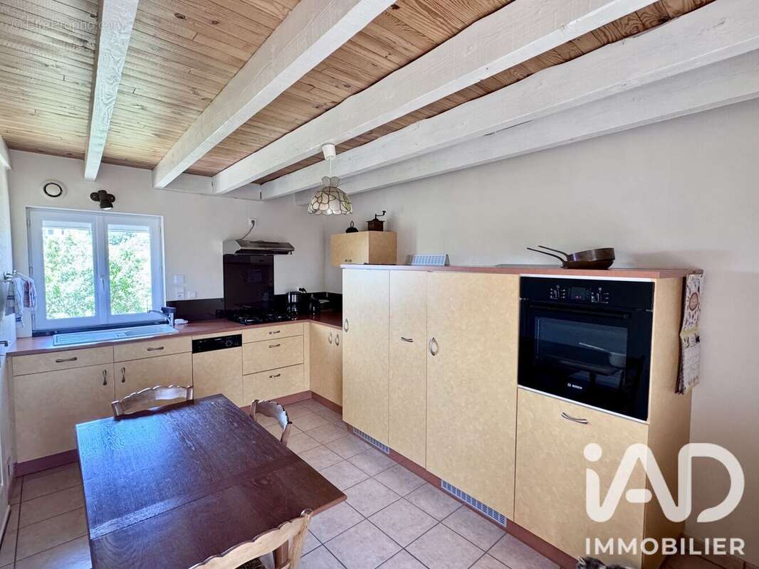Maison 90 m² à Virigneux  - photo 5