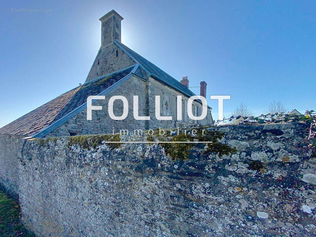 Maison à CURCY-SUR-ORNE