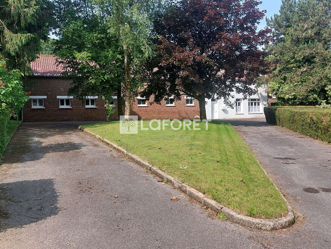 Maison à QUOEUX-HAUT-MAINIL