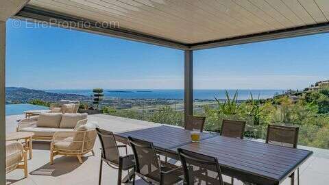 Maison à MANDELIEU-LA-NAPOULE