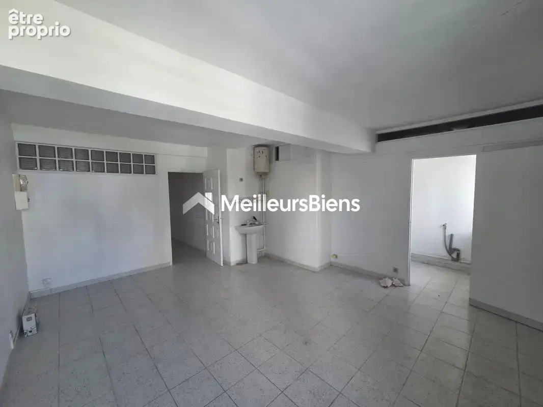 Bureau 2 pièces à Pointe-à-Pitre, 41,66 m² à 55 000 € - photo 3