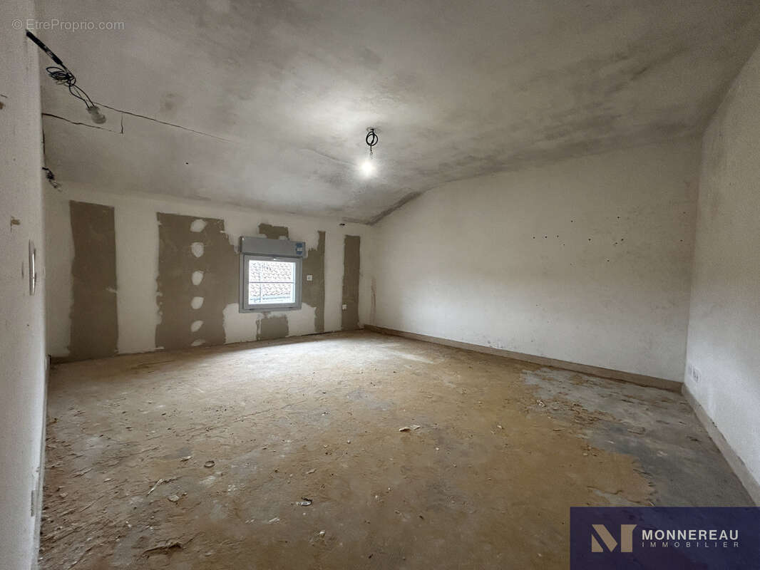 Maison à BAIGNES-SAINTE-RADEGONDE