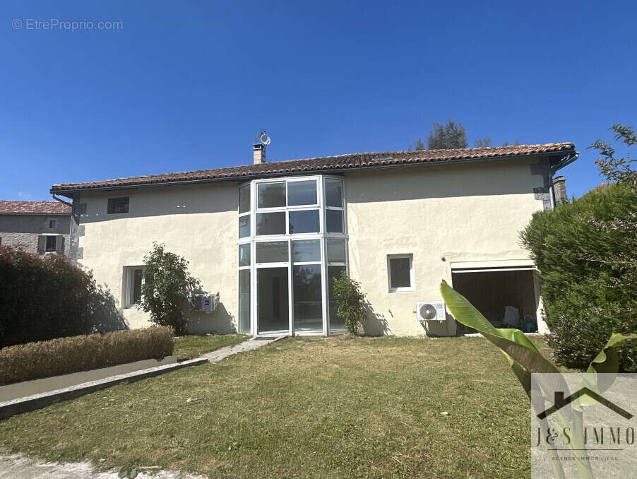 Maison à MONTEMBOEUF