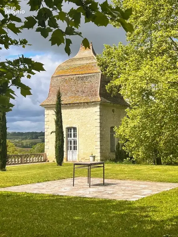 Magnifique domaine comprenant : le manoir (« le château ») vestiges d'un château médiéval, une folie, 2 maisons d'amis, la maiso - photo 23