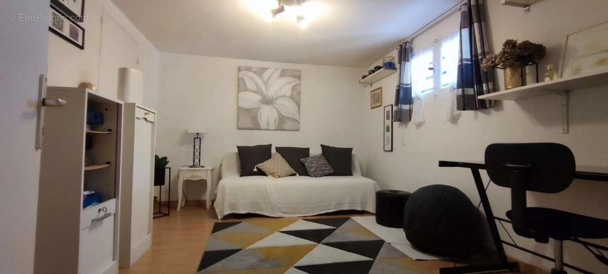 Maison à LES CLAYES-SOUS-BOIS